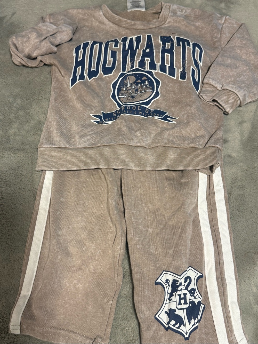 Warner Bros. Kids Brown Hogwarts Sweatshirt & Joggers Set